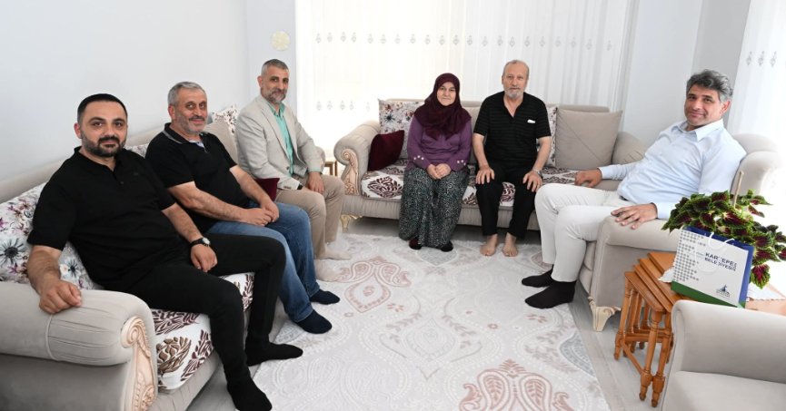 Hacıların mutluluğunu paylaştılar
