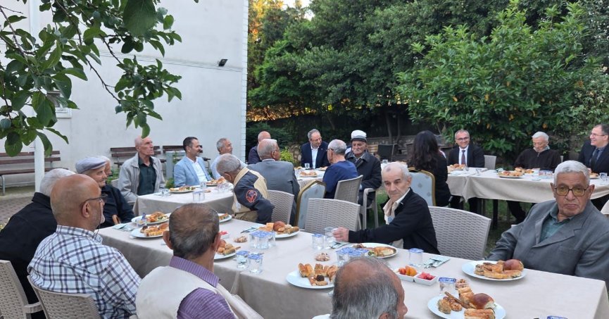Tavşancıl Huzurevi’nde Büyüklerin Gönlünü Aldı