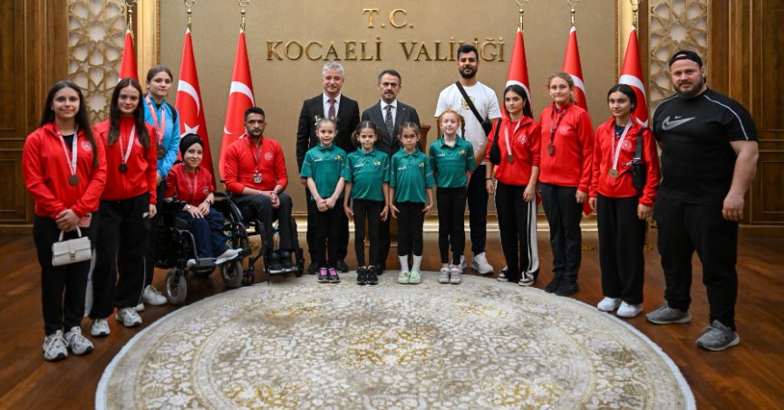 Şampiyonlardan Vali Aktaş’a Ziyaret