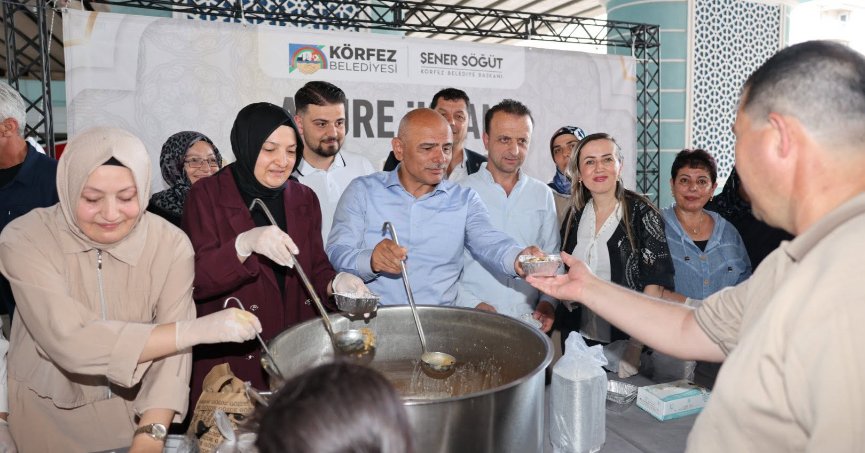 4 Bin Kişiye Aşure İkram Edildi