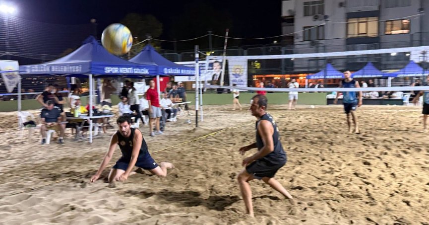 Plaj Voleybolu Turnuvası Nefes Kesti