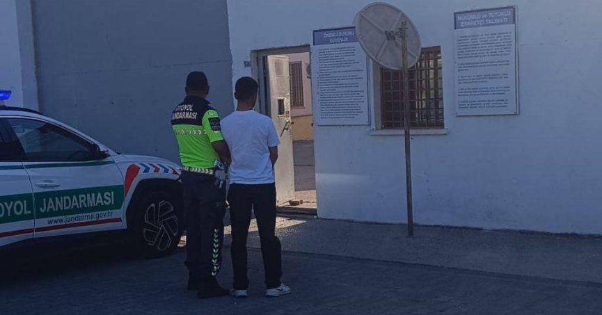 12,5 Yıl Hapis Cezasıyla Aranan Şahıs Jandarmadan Kaçamadı