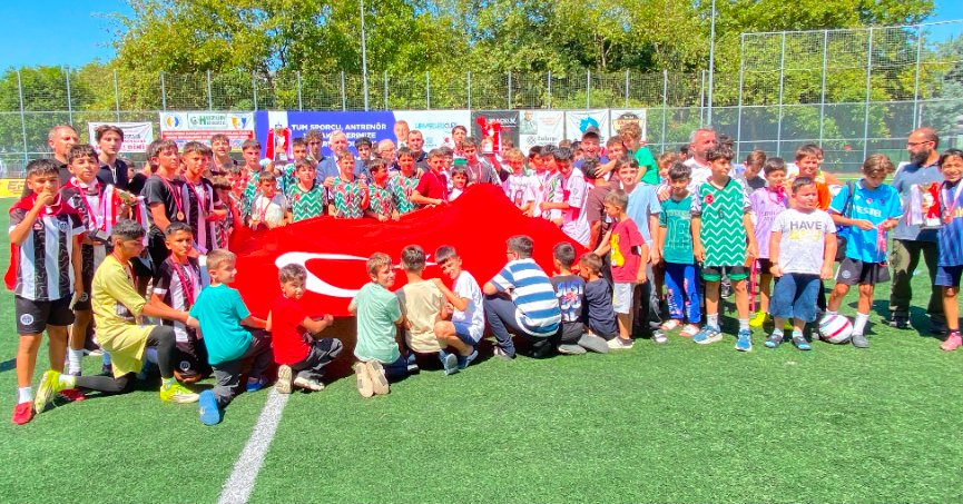 Yaz Kur’an Kursları Futbol Turnuvası'nda Kupa Sahibini Buldu