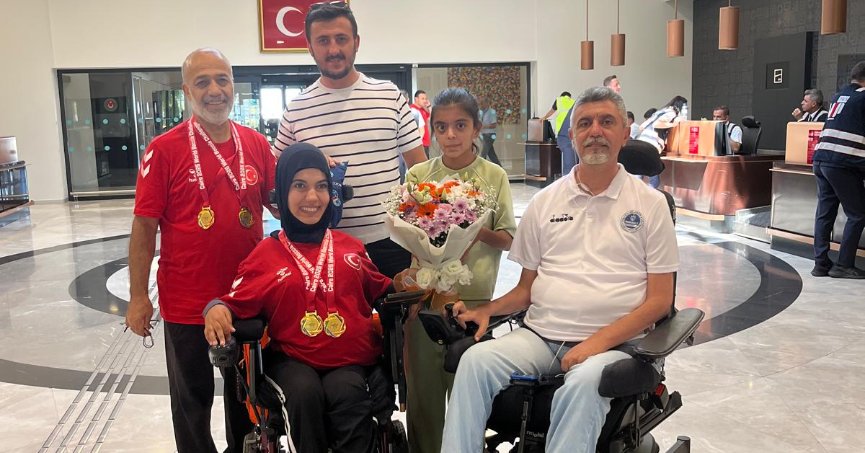 Şampiyonluklar Peş Peşe Geldi