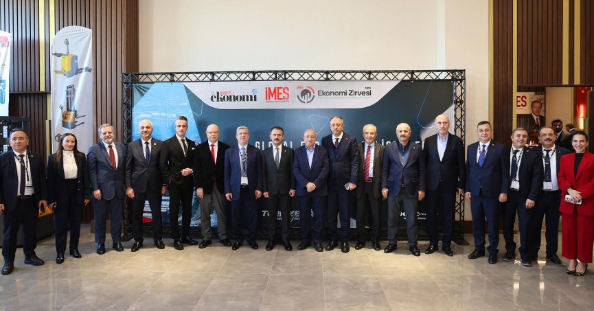 Vali Aktaş Ekonomi Zirvesine katıldı 