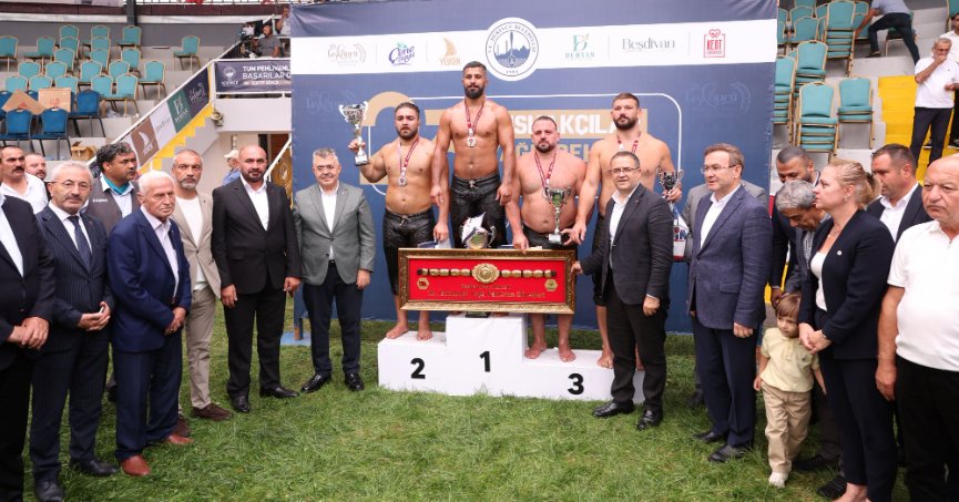 İshakçılar’da Er Meydanı Nefes Kesti!