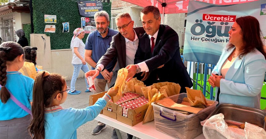 İzmit’te çocukların beslenme desteği devam ediyor
