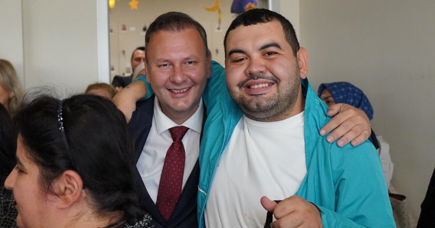 MHP Kocaeli’den özel çocuklara anlamlı ziyaret.