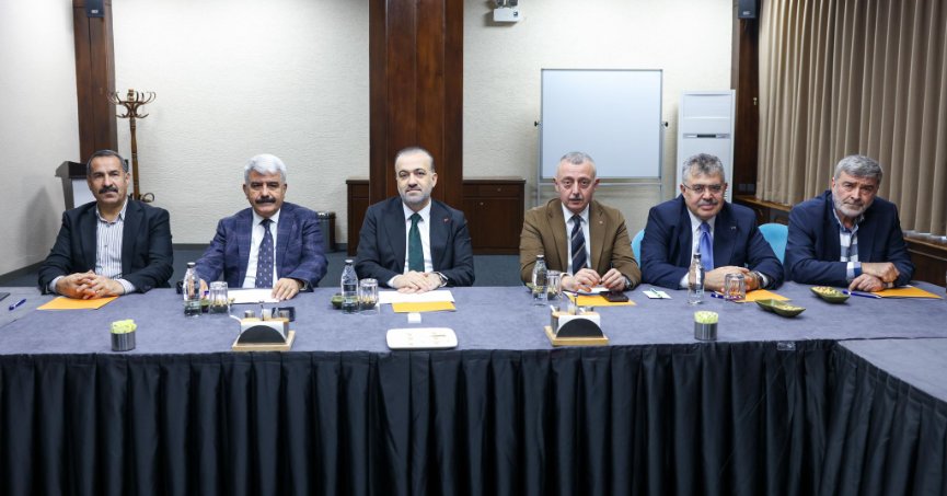 AK Parti'de dur durak yok