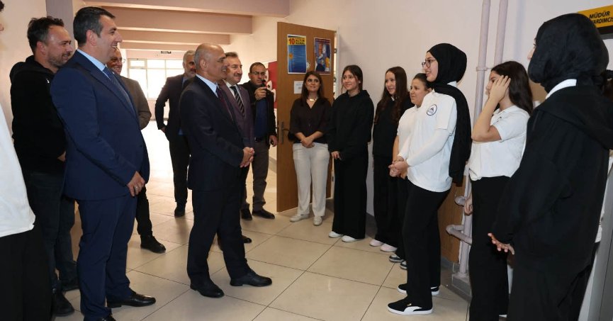 Yeni Haftaya Öğrencilerle Başladı!