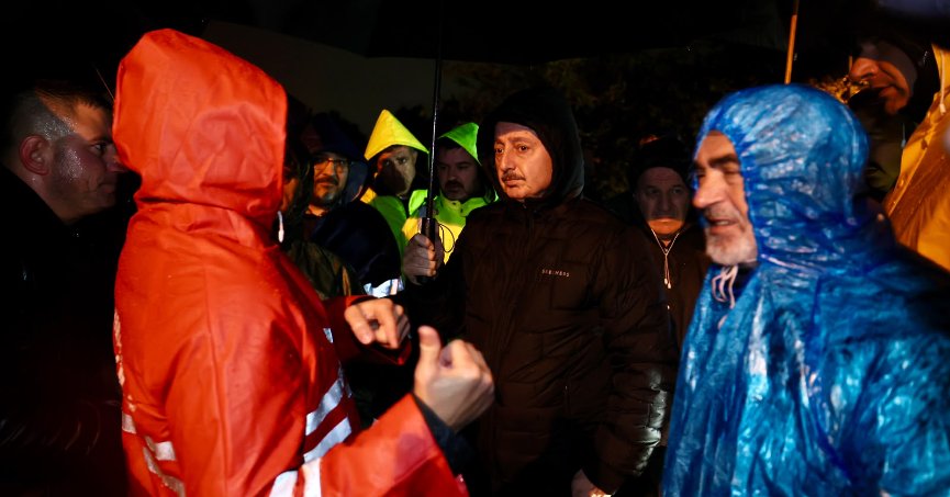 Vali Aktaş ve Başkan Büyükakın Sahada