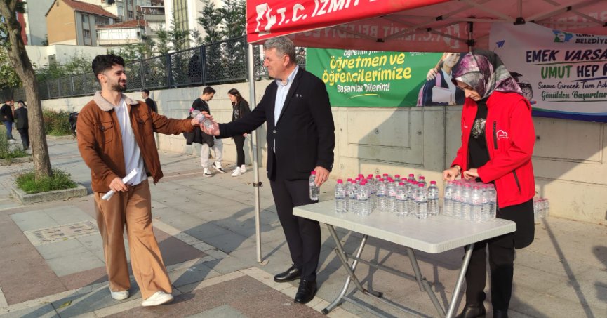İzmit Belediyesi’nden KPSS Adaylarına Sınav Öncesi Destek!