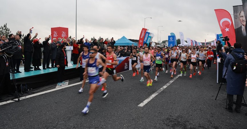 Cumhuriyet Coşkusu Koşu Parkuruna Taşındı!