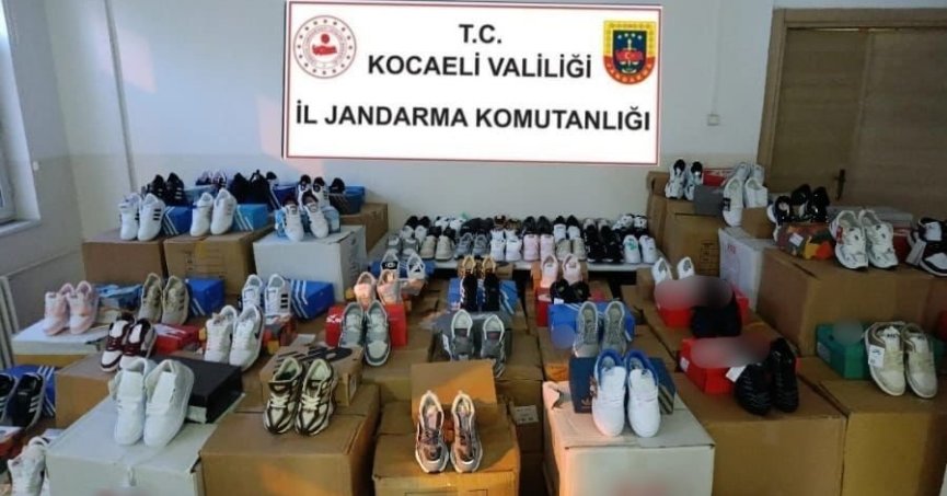 Ünlü markalara ait sahte spor ayakkabı ele geçirildi...