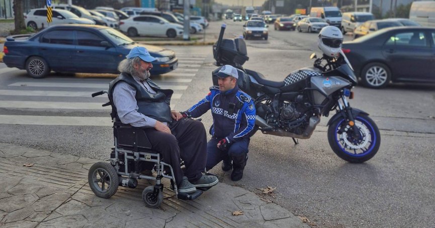 Büyükşehir Zabıtası'ndan gönüllere dokunan hareket 