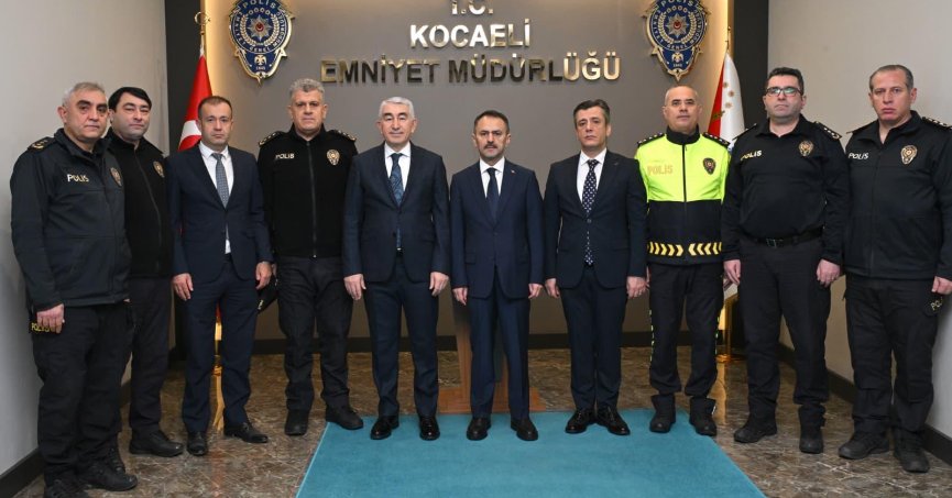 Vali Aktaş'tan Emniyet Personeline Başarı Belgesi 