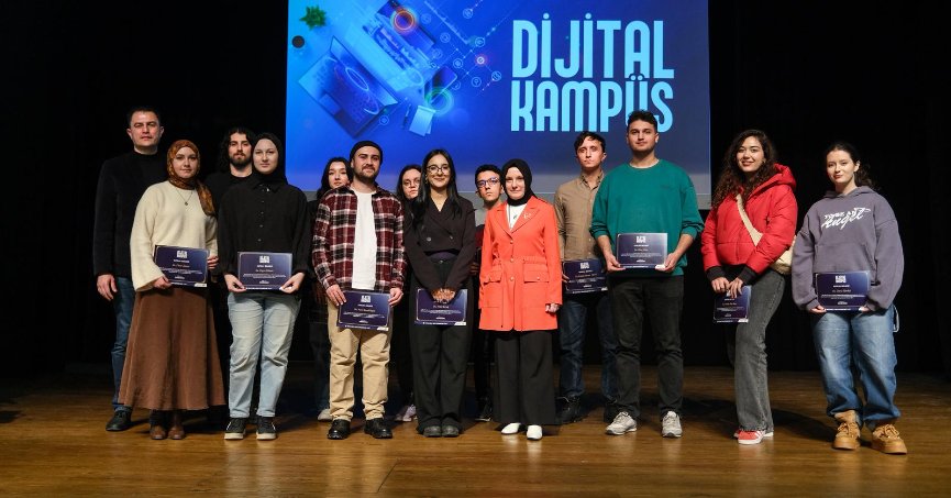 Dijital Kampüs'te yetişen 235 genç sertifikalarını aldı 