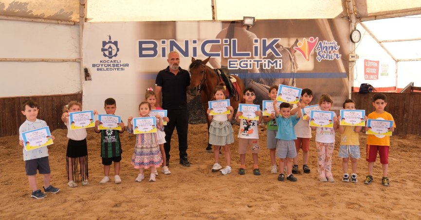 6 bin 789 çocuğa binicilik eğitimi verildi 