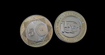 5 lira hatıra para basıldı...