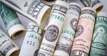 Dolar 47.3621 liradan güne başladı. 