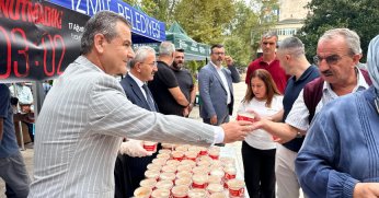 İzmit Belediyesi Deprem Şehitlerini Unutmadı 