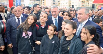 Dev tesisin temelini Bakan Osman Aşkın Bak attı 