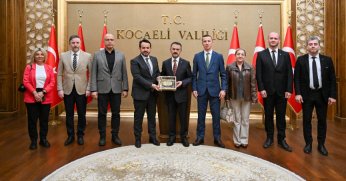 CHP İzmit ilçe başkanı ve yönetiminden Vali Aktaş'a ziyaret