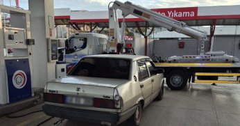 Büyükşehir Zabıtası Yolda Bırakmadı 