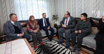 İlk ziyaret şehit ailelerine yapıldı 