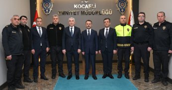Vali Aktaş'tan Emniyet Personeline Başarı Belgesi 