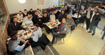 Karatepe GençlerBirliği Galibiyeti Yemekte Kutladı 