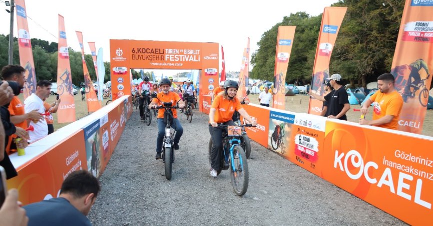 324 sporcu pedal çeviriyor