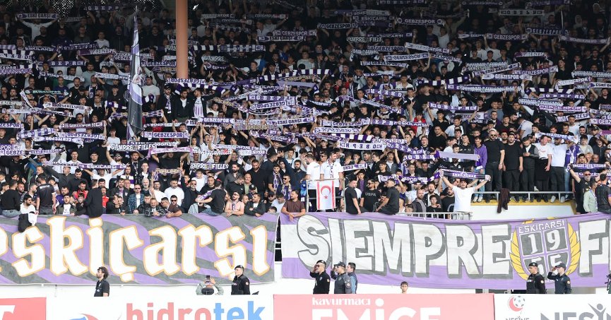 Başkan Büyükgöz Tribünde, Gebzespor Sahada