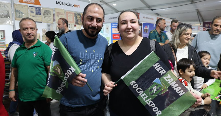 Kitap Fuarı’nda Yeşil-Siyah coşkusu!