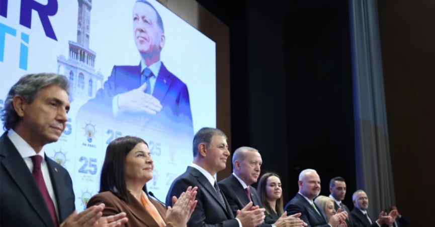 Belediye Başkanları Niçin Parti Değiştiriyor?.