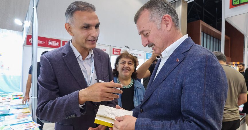 Büyükakın’dan 1 Milyon 59 Bin Kitapsevere Teşekkür