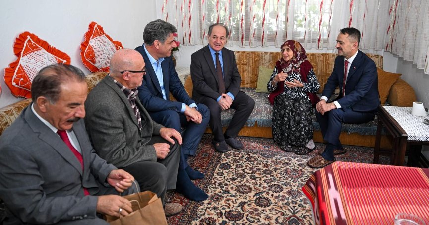 Cumhuriyetin Asırlık Çınarlarına Anlamlı Ziyaret 